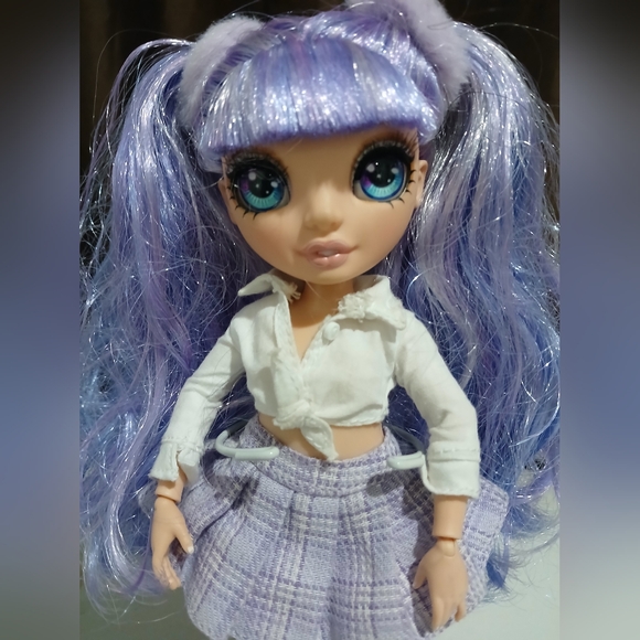 Rainbow High Jr Violet Willow 9" Fashion Doll - Picture 2 of 9